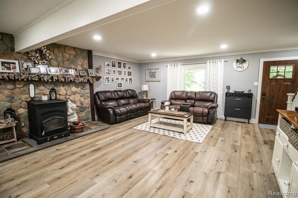 4585 Burt Road, Birch Run, MI 48415 — Photo 8