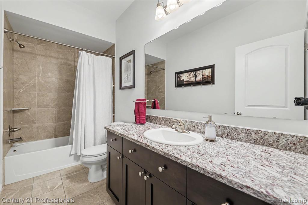 49455 Messara Drive, Macomb, MI 48042 — Photo 28