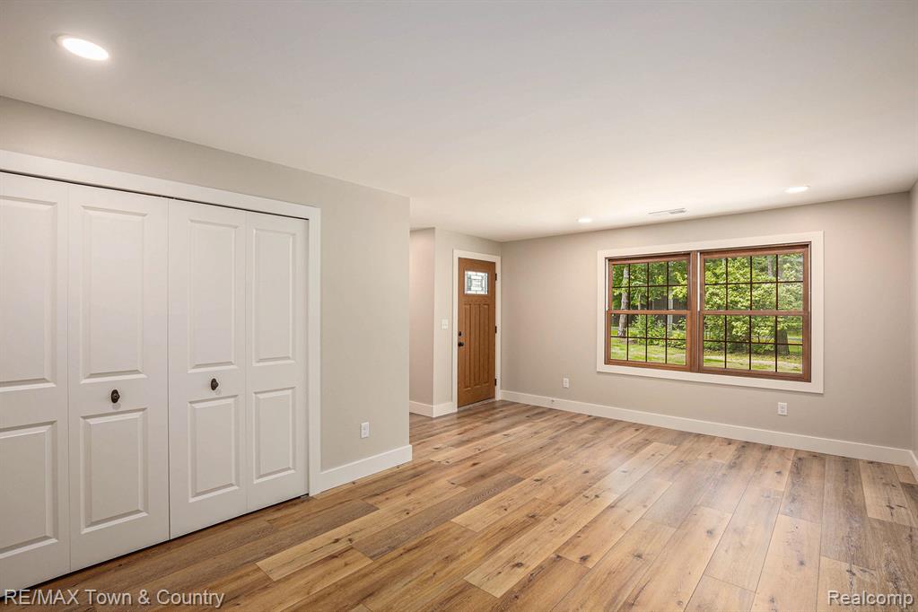 6400 N SEYMOUR Road, Flushing, MI 48433 — Photo 25