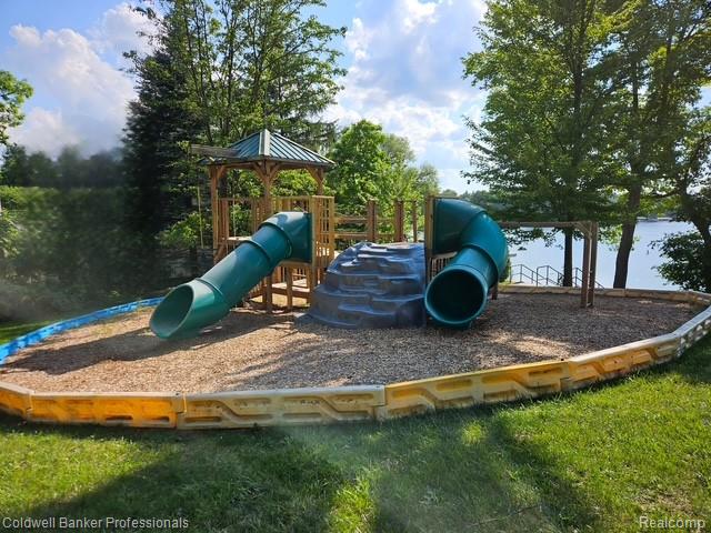 470 Oak Grove Drive, Lake Orion, MI 48362 — Photo 9