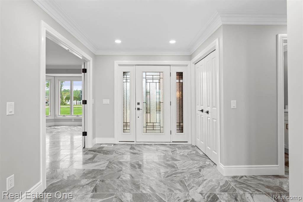 48556 Harbor Drive, Chesterfield, MI 48047 — Photo 8
