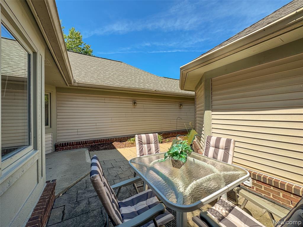 21425 Archwood Circle, Farmington Hills, MI 48336 — Photo 9
