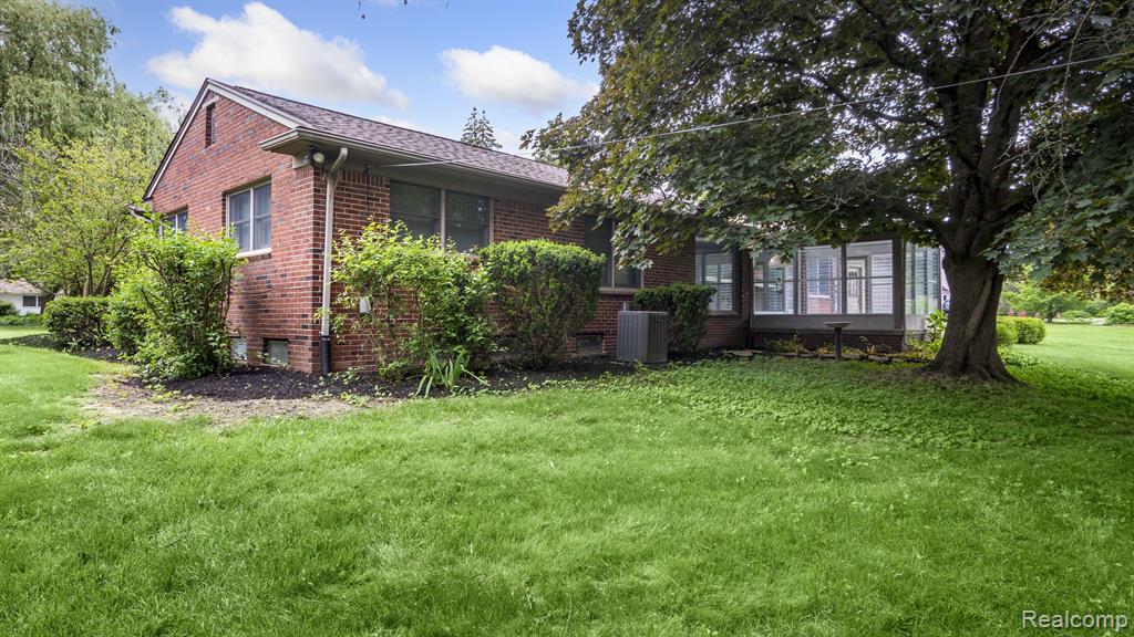 4845 KEITHDALE Lane, Bloomfield Hills, MI 48302 — Photo 35