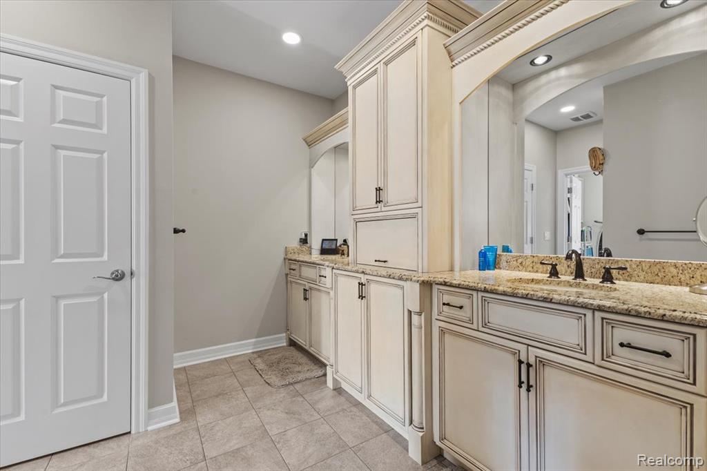 3301 Mann Road, Clarkston, MI, 00000