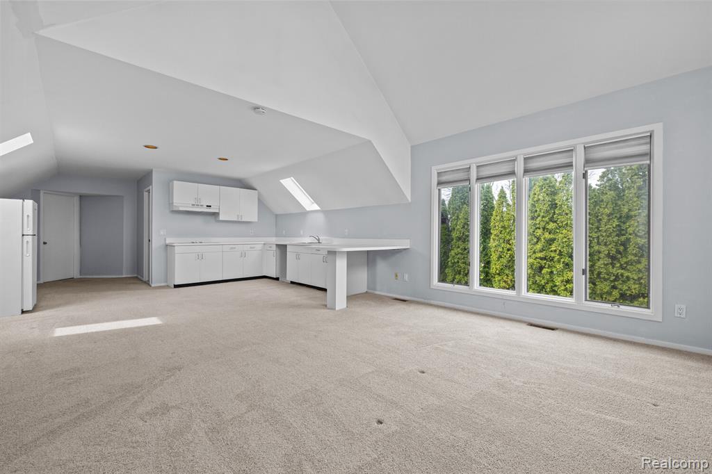 10785 Oxbow Lakeshore Drive, White Lake, MI — Photo 28
