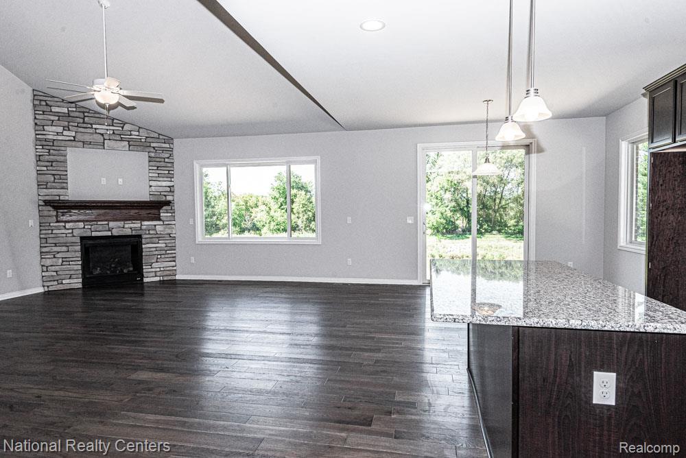 53237 Woodland, Chesterfield, MI 48047 — Photo 12