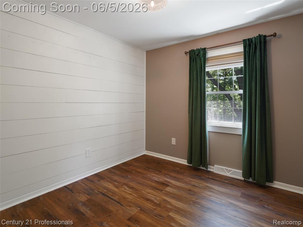 4921 Huron Drive, Clarkston, MI 48348 — Photo 14