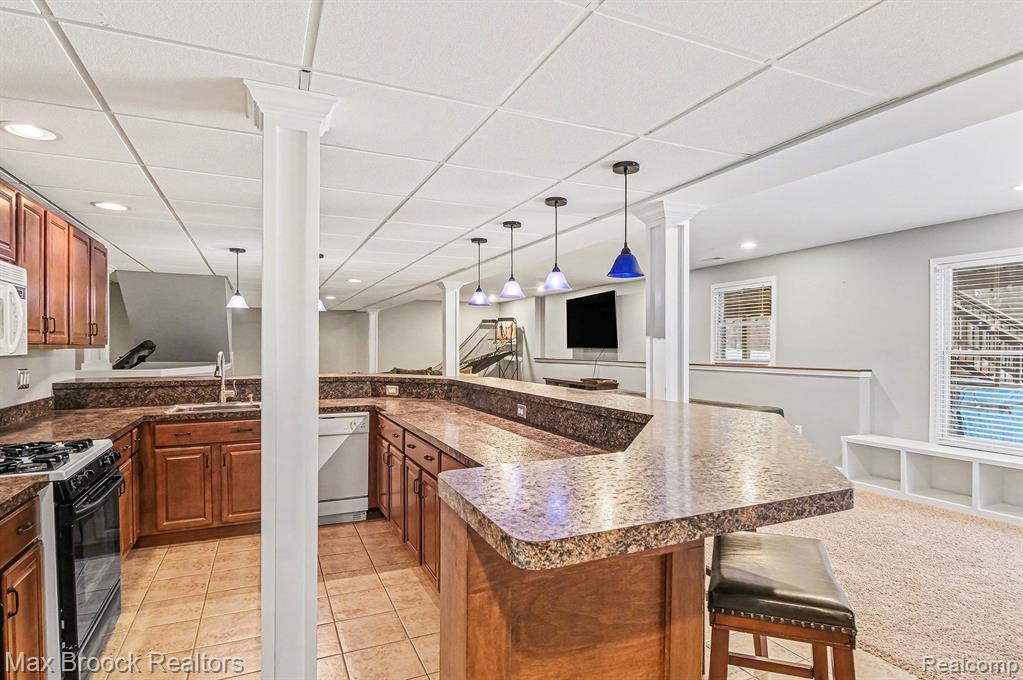 9858 Forest Ridge Drive, Clarkston, MI 48348 — Photo 42