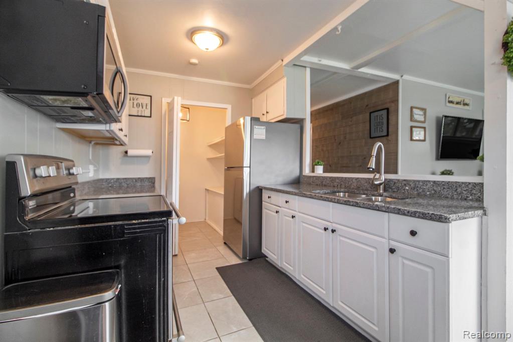 1635 S Harris Road, Ypsilanti, MI 48198 — Photo 11