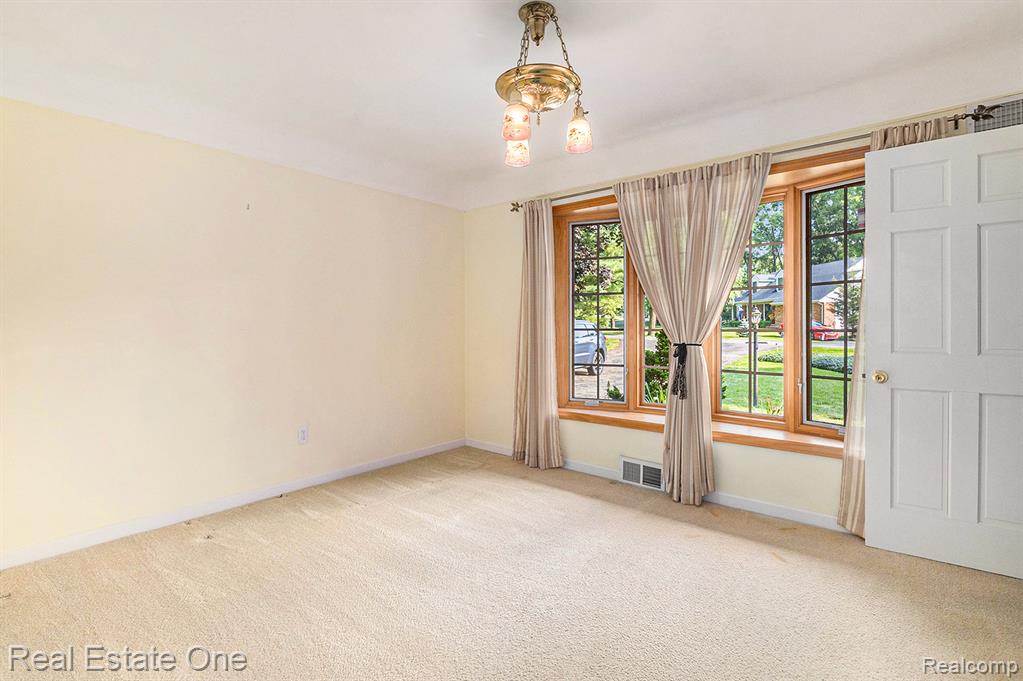 4255 Petrel Court, Highland, MI — Photo 10