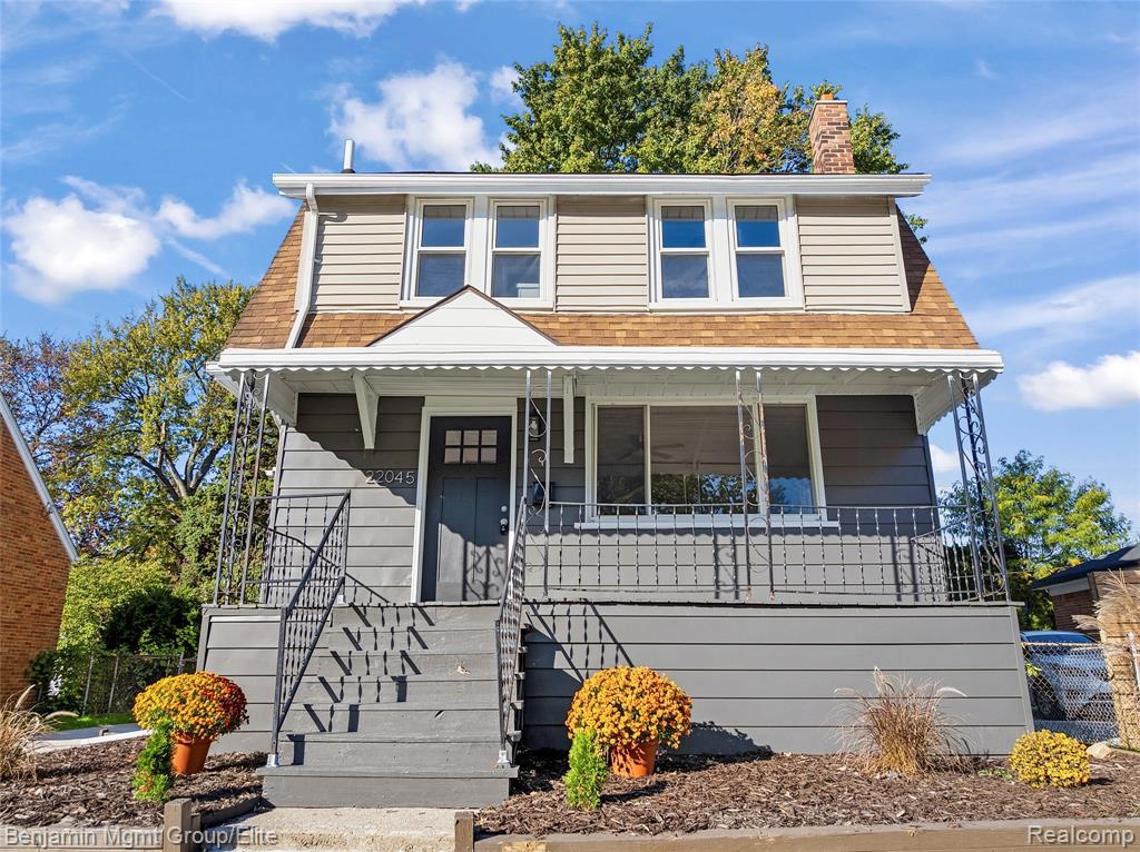 22045 Elmwood Avenue, Eastpointe, MI 48021