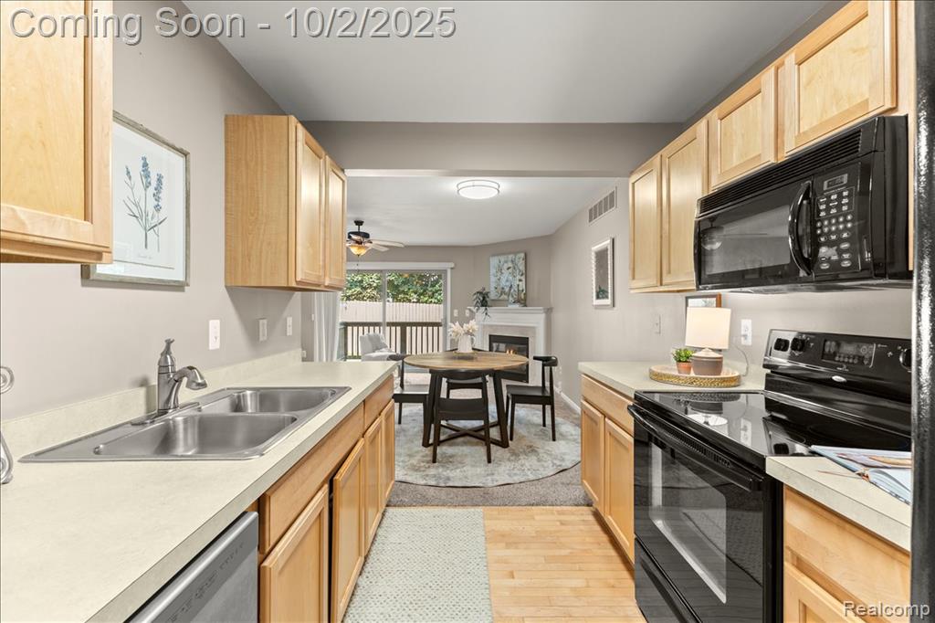 7180 Lavender Lane, Waterford, MI 48327 — Photo 8