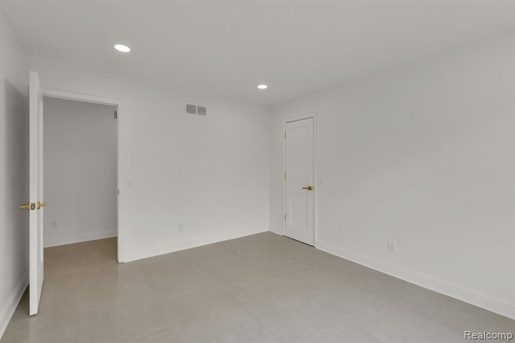 47974 Deer Trail Drive, Canton, MI 48187 — Photo 51