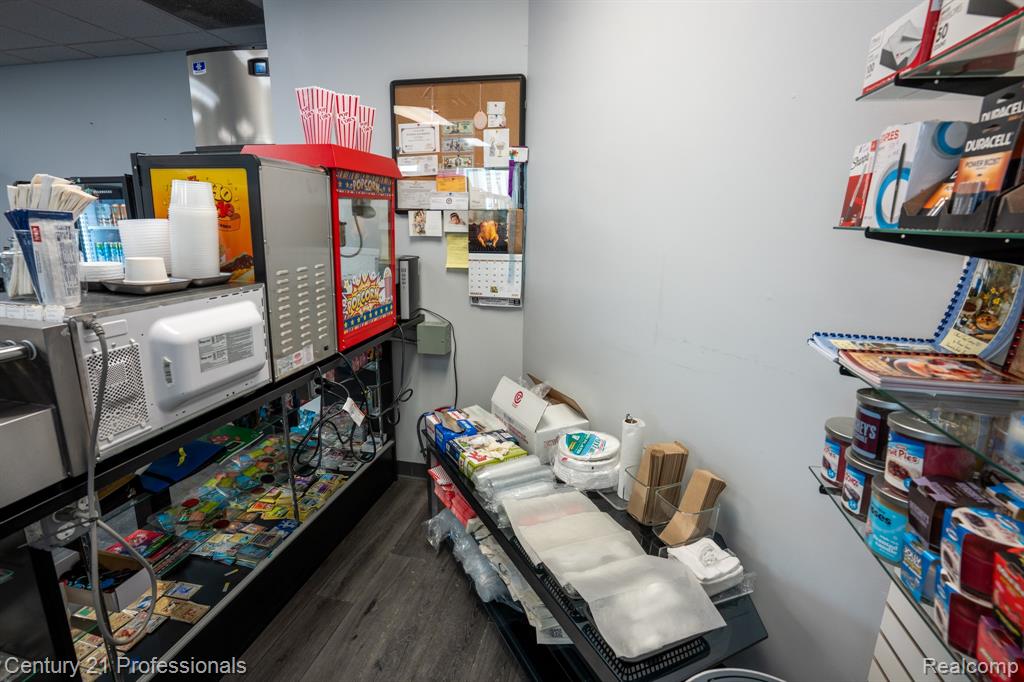 888 W Big Beaver - Troy Eatz Road, 112, Troy, MI 48084 — Photo 27