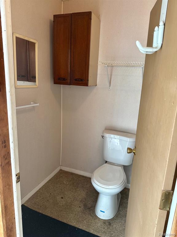 5524 Aylesbury Drive, Waterford, MI 48327 — Photo 34