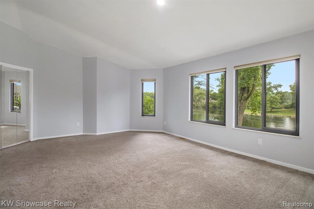 983 ARTDALE, White Lake, MI 48383 — Photo 19