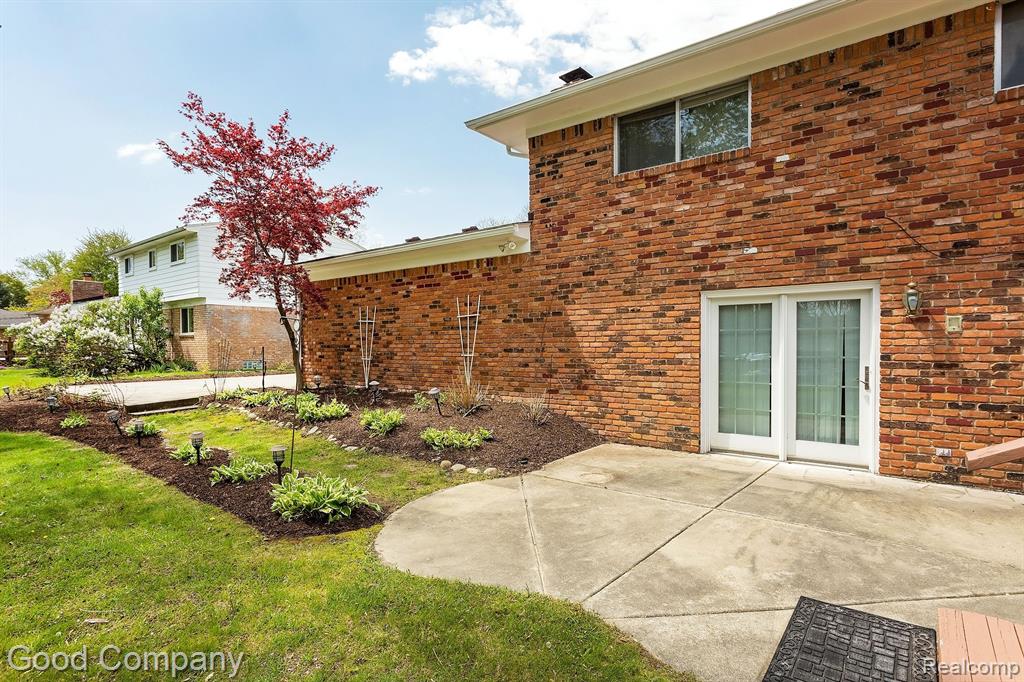 53258 BANCROFT Drive, Shelby Twp, MI 48316 — Photo 38