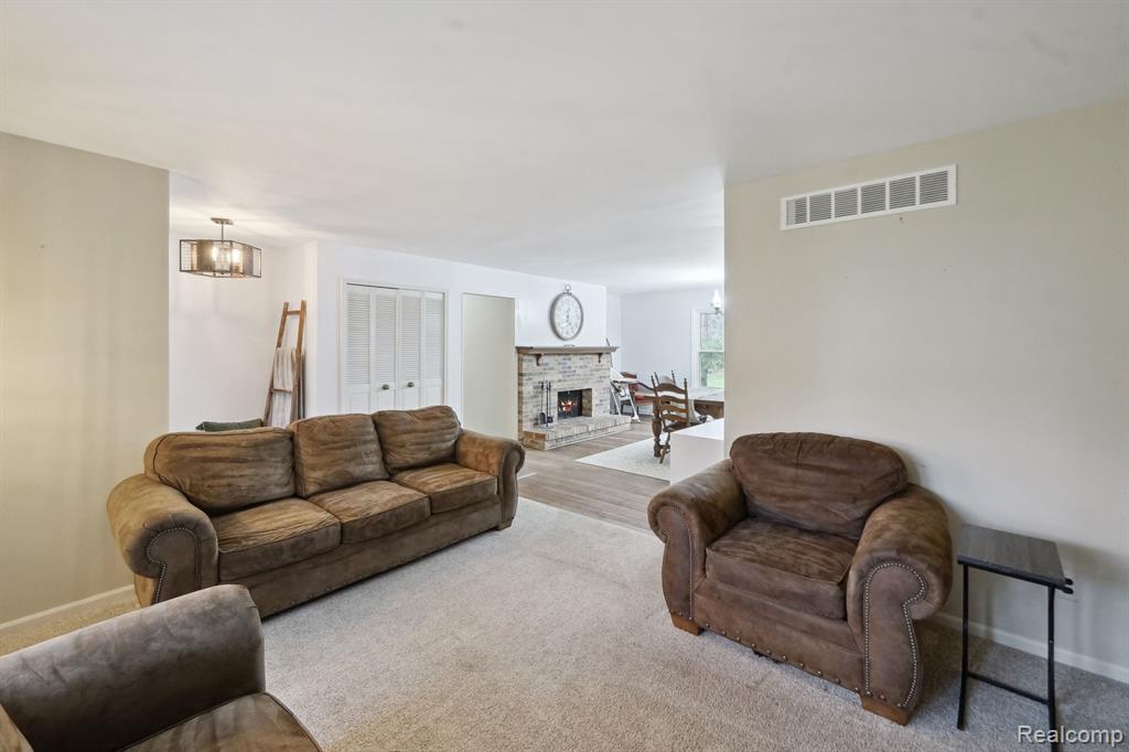 4186 BRANDON Drive, Howell, MI 48843 — Photo 9