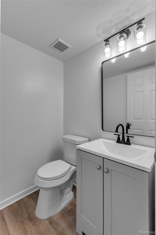 8553 Shiawassee River Drive, Fowlerville, MI 48836 — Photo 5