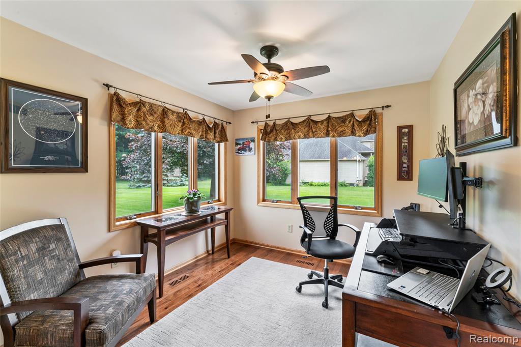 6541 E Ridge Court, Brighton, MI 48116 — Photo 25