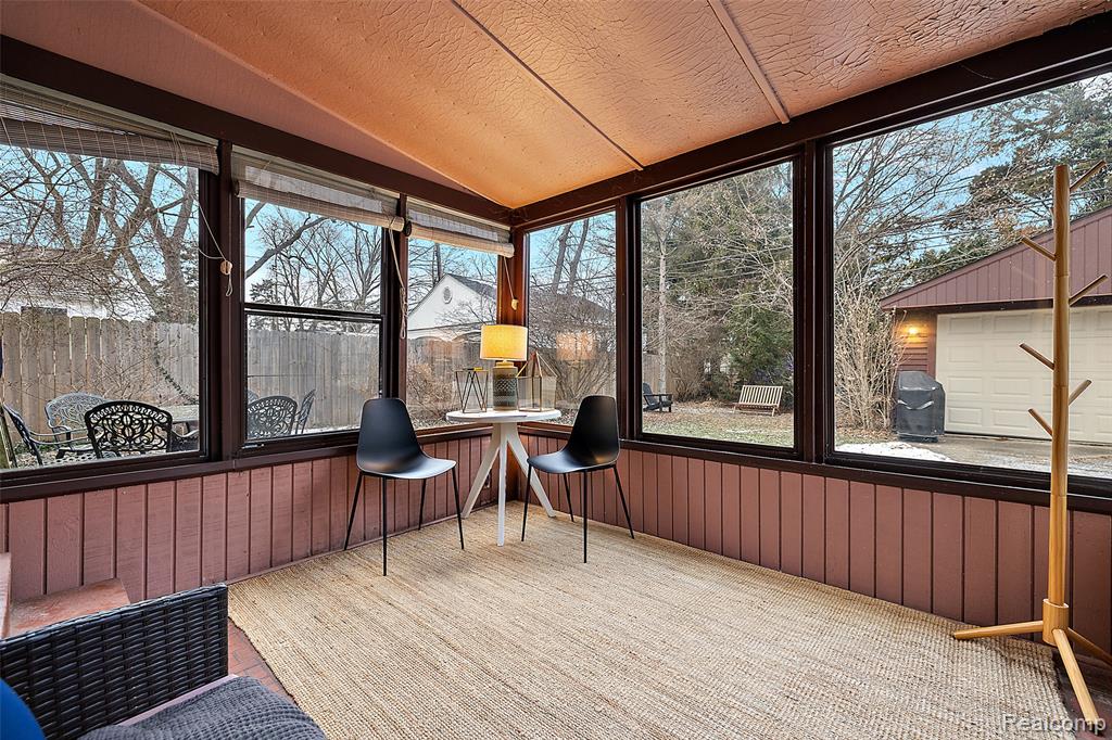 10024 Kingston Avenue, Huntington Woods, MI — Photo 20