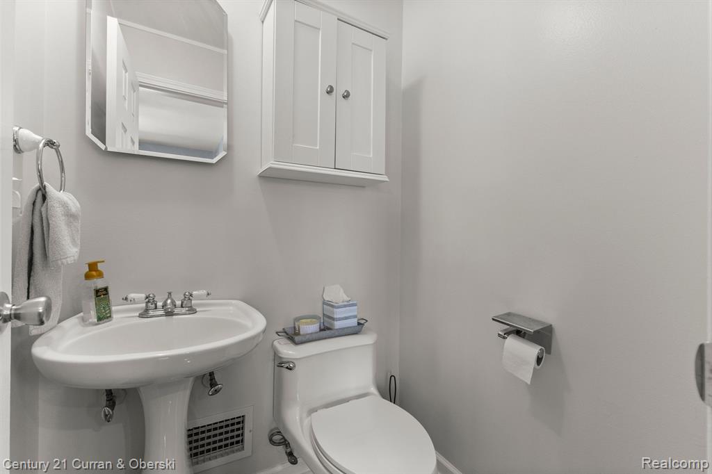 4400 HIGHFIELD Road, Waterford, MI 48329 — Photo 19