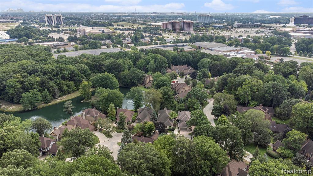 5204 Royal Vale Lane, Dearborn, MI 48126 — Photo 27