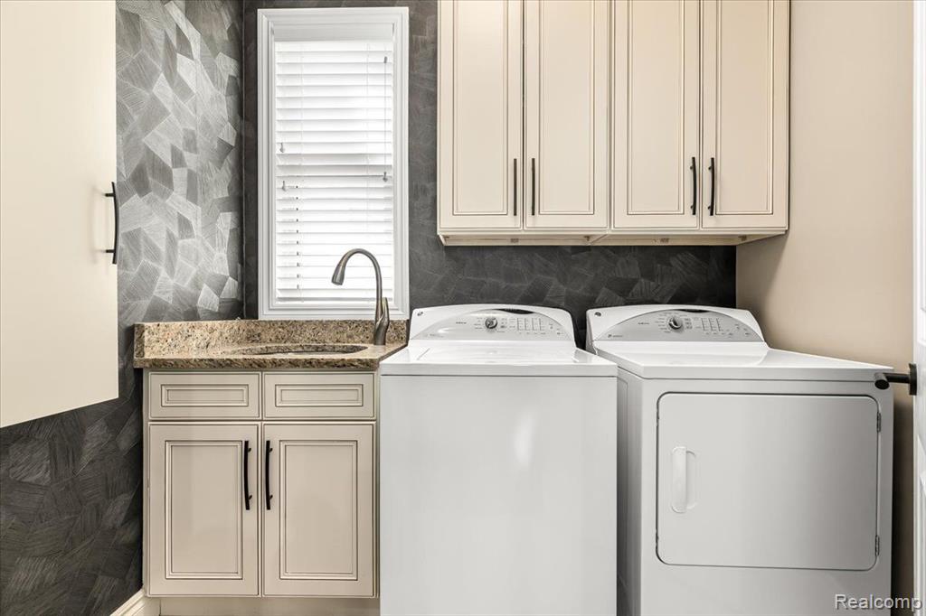10744 WATERFALL Court, 19, South Lyon, MI 48178 — Photo 7