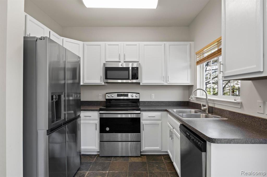 44771 ELLERY Lane, Novi, MI 48377 — Photo 9