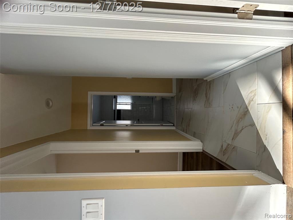 2488 Willow Beach Street, Keego Harbor, MI 48320 — Photo 10