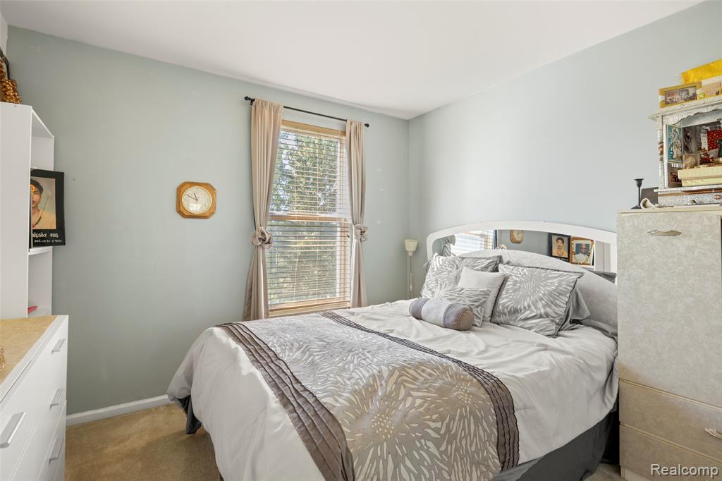 9778 Ravenshire Drive, Ypsilanti, MI 48198 — Photo 32