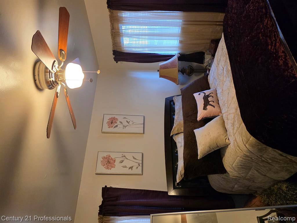 23 Hillsmont Avenue, Pontiac, MI 48341 — Photo 12