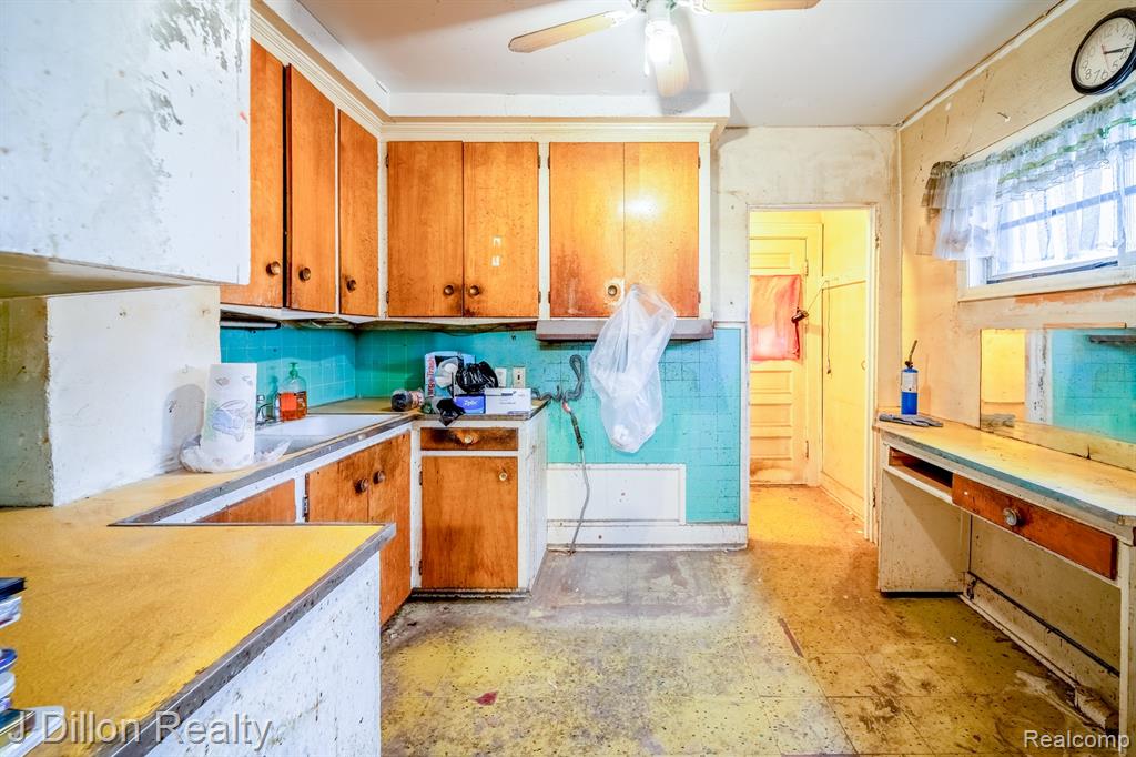 6128 Yinger Avenue, Dearborn, MI 48126 — Photo 30
