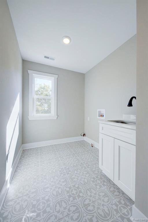 614 ROUND ROCK Drive, Howell, MI 48843 — Photo 14