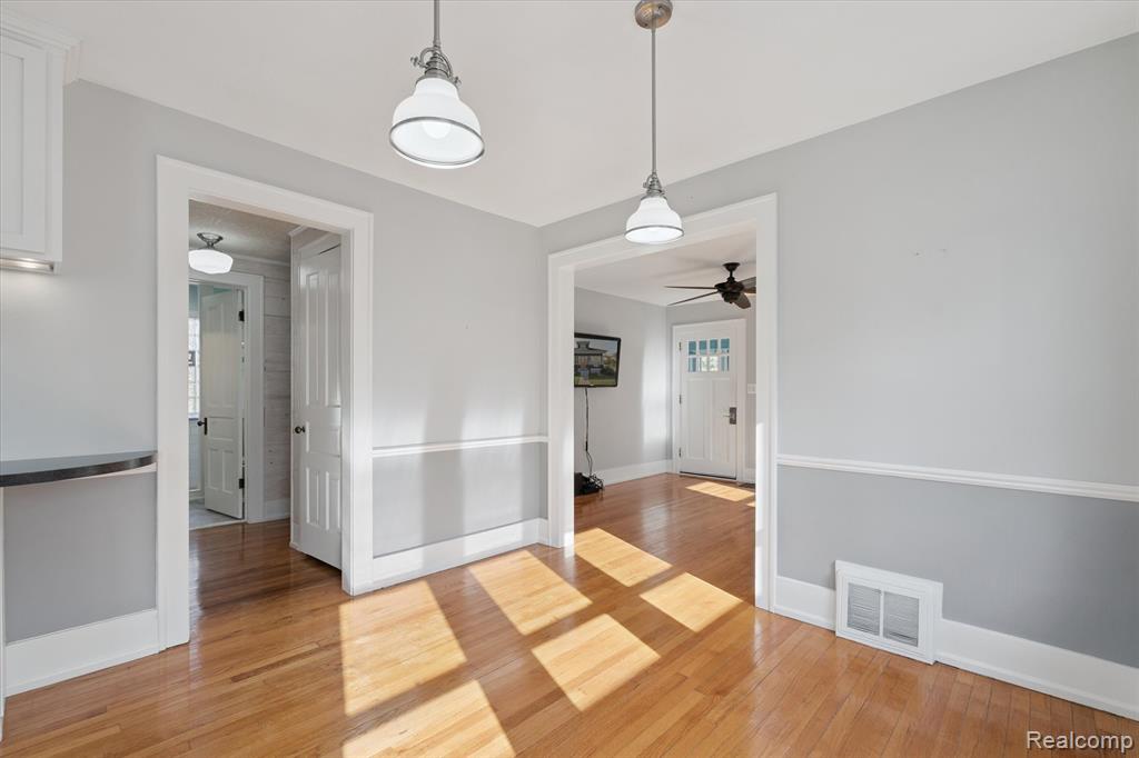 611 W Grand River Avenue, Howell, MI 48843 — Photo 12