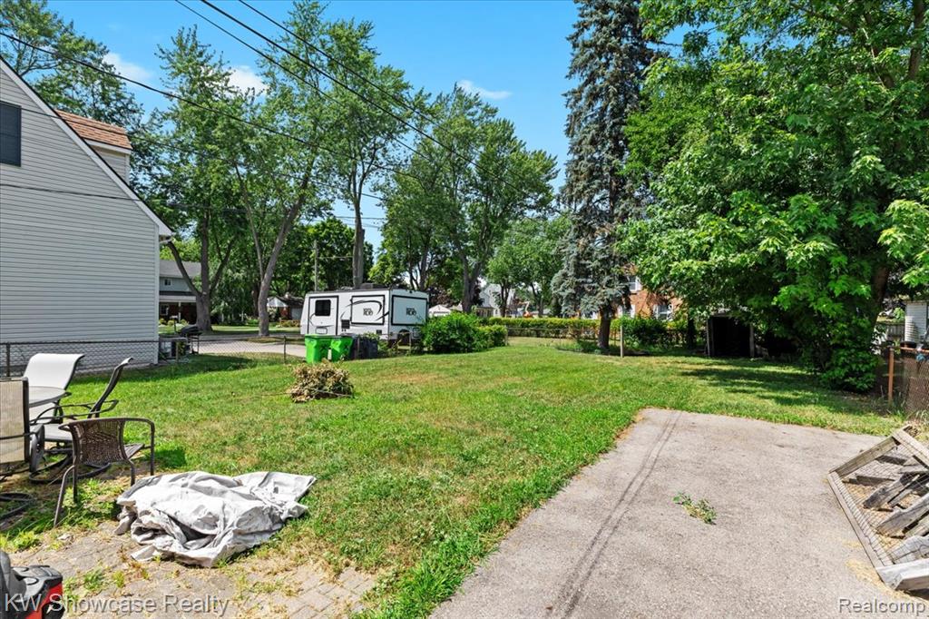 3994 Beechgrove Drive, Waterford, MI 48328 — Photo 19