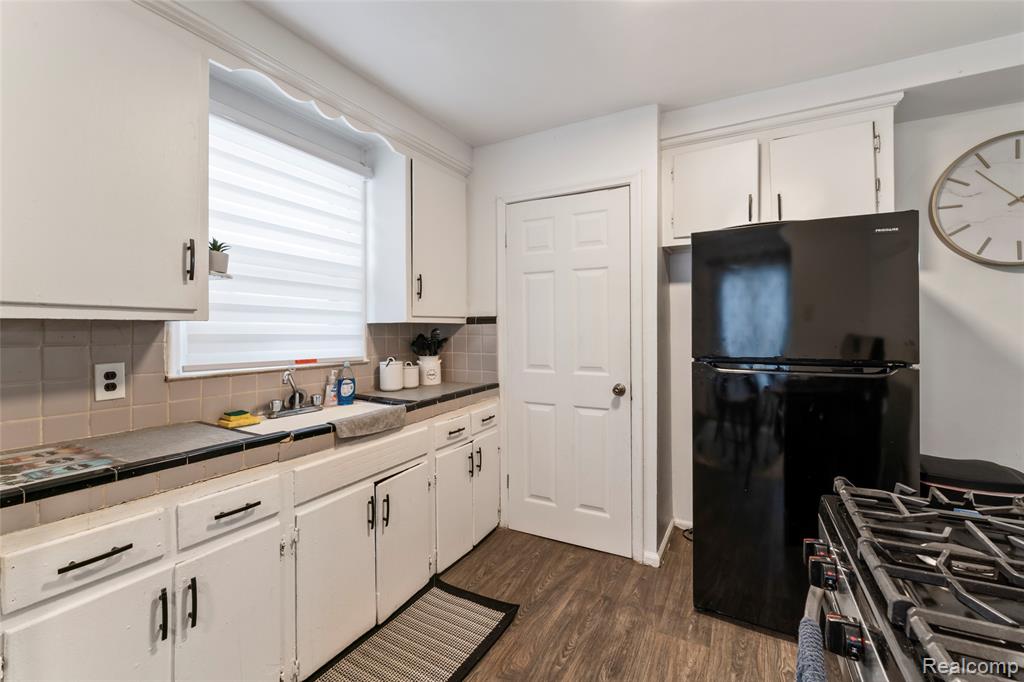 9980 Ashton Avenue, Detroit, MI 48228 — Photo 16