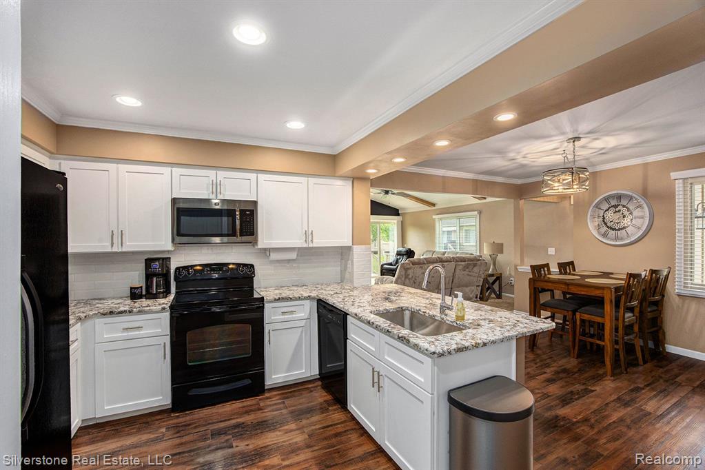 48830 WINDMILL Circle W, Macomb, MI 48044 — Photo 10