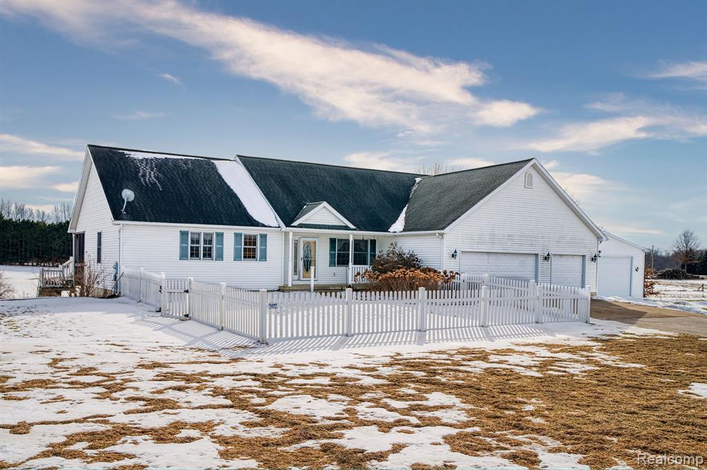 1052 E DEXTER Trail, Dansville, MI 48819 — Photo 41