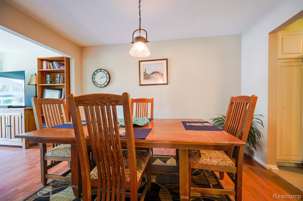 21218 W GLEN HAVEN Circle, Northville, MI 48167 — Photo 9