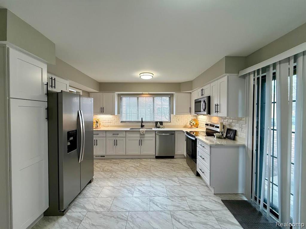 27205 CUMBERLAND, Southfield, MI 48033 — Photo 6