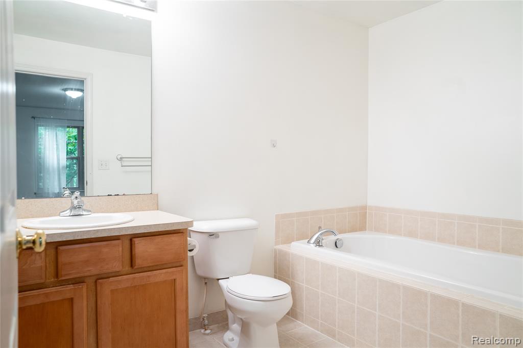 39658 ROCKCREST Lane, Northville, MI — Photo 16