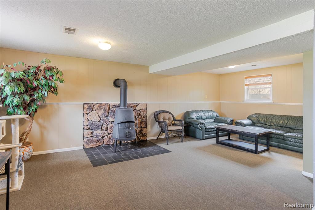7357 Ponderosa Drive, Swartz Creek, MI 48473 — Photo 17