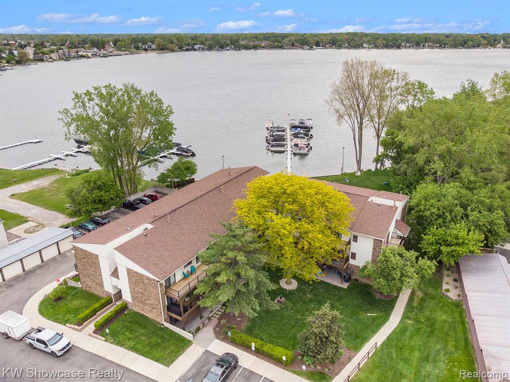 895 S PONTIAC Trail, C206, Walled Lake, MI 48390 — Photo 26