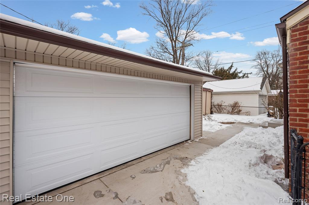 13344 Hart Avenue, Huntington Woods, MI — Photo 46