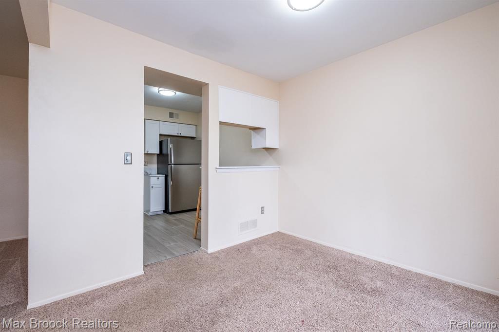 1829 BRENTWOOD Drive, Troy, MI 48098 — Photo 11
