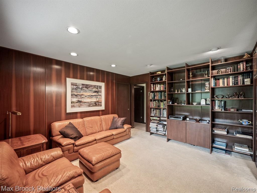 7448 STONY RIVER Court, Bloomfield Hills, MI 48301 — Photo 10