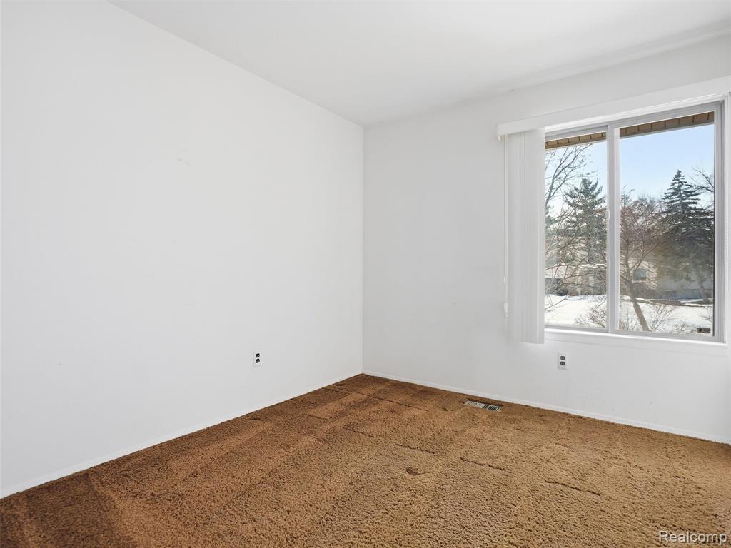 5585 Culpepper Drive, West Bloomfield, MI — Photo 23