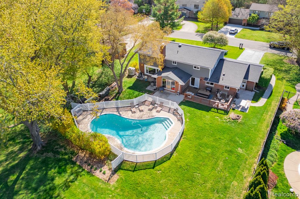 5634 POWDER HORN Drive, West Bloomfield, MI — Photo 32