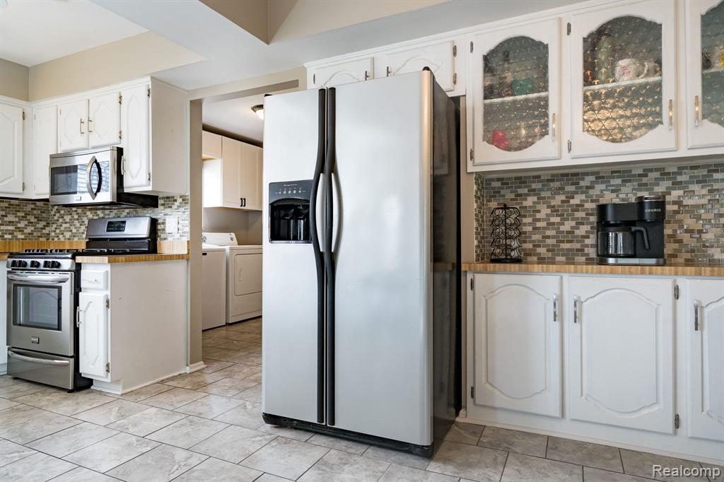 47303 Nola Drive, Macomb, MI 48044 — Photo 12